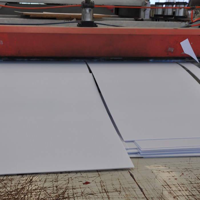 Advantages of Using Flame-Retardant Corrugated Plastic Sheets